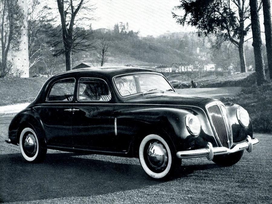  Lancia Aurelia 1950 года  (фото 1 из 15)